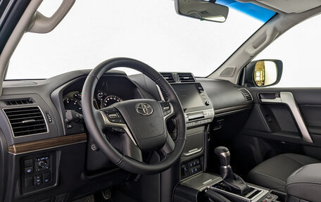 Toyota Land Cruiser Prado 150 рестайлинг 2, 2023 год, 8 000 000 рублей, 16 фотография