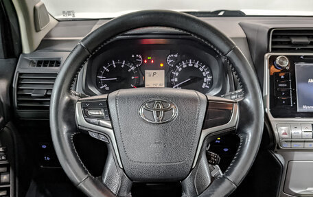 Toyota Land Cruiser Prado 150 рестайлинг 2, 2018 год, 4 695 000 рублей, 21 фотография
