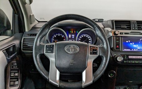 Toyota Land Cruiser Prado 150 рестайлинг 2, 2015 год, 3 740 000 рублей, 28 фотография