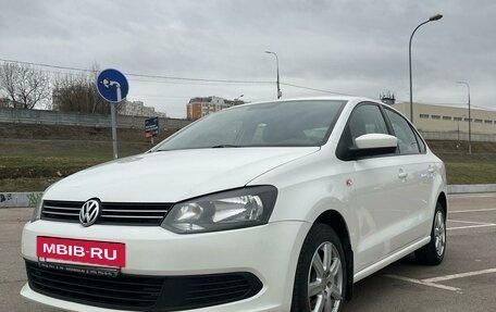 Volkswagen Polo VI (EU Market), 2013 год, 1 050 000 рублей, 2 фотография