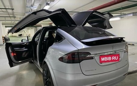 Tesla Model X I, 2017 год, 4 800 000 рублей, 2 фотография