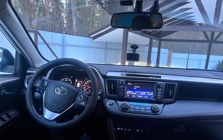 Toyota RAV4, 2018 год, 2 599 000 рублей, 10 фотография