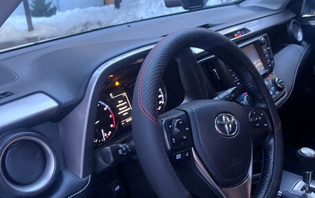 Toyota RAV4, 2018 год, 2 599 000 рублей, 18 фотография