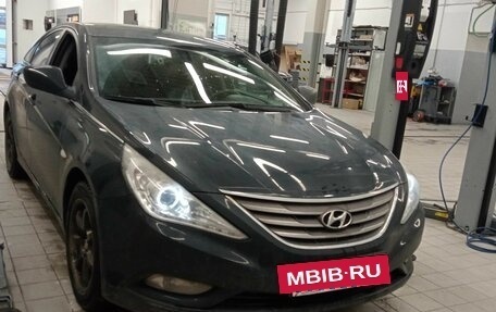 Hyundai Sonata VI, 2012 год, 1 111 000 рублей, 2 фотография