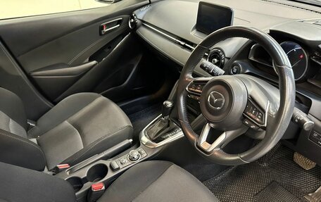 Mazda Demio IV, 2017 год, 1 200 000 рублей, 15 фотография