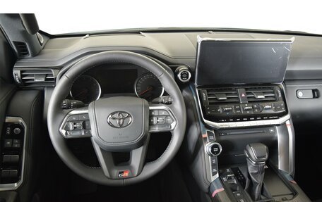 Toyota Land Cruiser, 2023 год, 18 622 000 рублей, 13 фотография