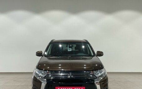 Mitsubishi Outlander III рестайлинг 3, 2021 год, 3 099 000 рублей, 8 фотография