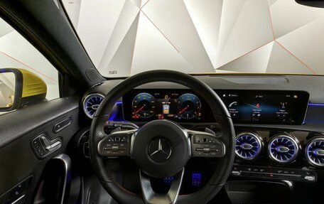 Mercedes-Benz A-Класс, 2019 год, 3 499 700 рублей, 20 фотография