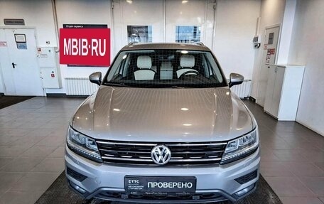Volkswagen Tiguan II, 2017 год, 2 939 000 рублей, 2 фотография