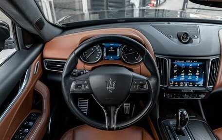 Maserati Levante I, 2017 год, 6 450 000 рублей, 17 фотография