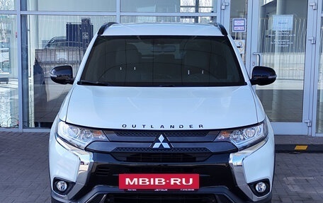 Mitsubishi Outlander III рестайлинг 3, 2020 год, 2 840 000 рублей, 3 фотография