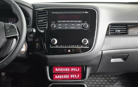 Mitsubishi Outlander III рестайлинг 3, 2022 год, 3 450 000 рублей, 6 фотография