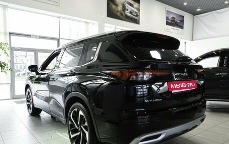 Mitsubishi Outlander, 2023 год, 5 300 000 рублей, 7 фотография