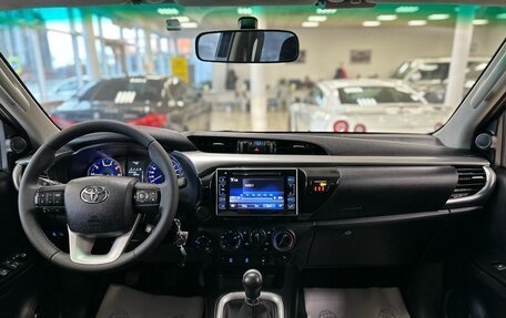 Toyota Hilux VIII, 2015 год, 2 525 000 рублей, 12 фотография