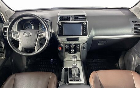 Toyota Land Cruiser Prado 150 рестайлинг 2, 2020 год, 7 899 000 рублей, 13 фотография