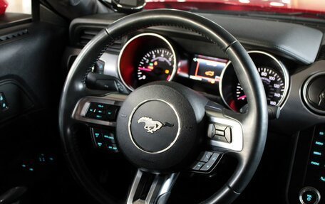 Ford Mustang VI рестайлинг, 2018 год, 4 750 000 рублей, 25 фотография