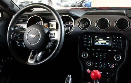 Ford Mustang VI рестайлинг, 2018 год, 4 750 000 рублей, 27 фотография