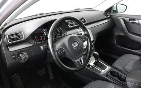 Volkswagen Passat B7, 2012 год, 1 599 000 рублей, 9 фотография