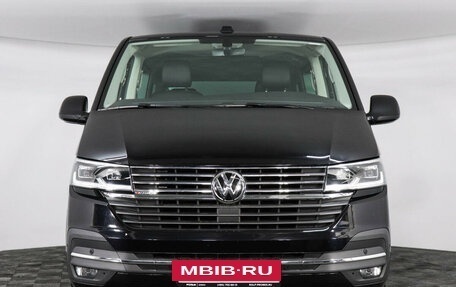 Volkswagen Multivan T6 рестайлинг, 2021 год, 7 010 000 рублей, 2 фотография