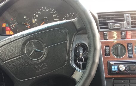 Mercedes-Benz C-Класс, 1994 год, 200 000 рублей, 5 фотография