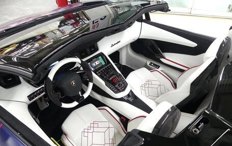 Lamborghini Aventador I рестайлинг, 2021 год, 48 000 000 рублей, 5 фотография