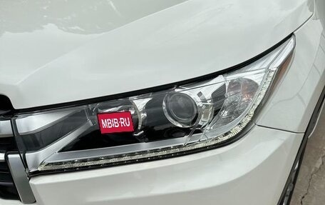 Toyota Highlander III, 2021 год, 3 850 000 рублей, 6 фотография