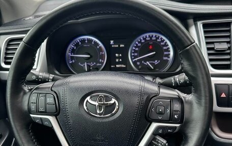 Toyota Highlander III, 2021 год, 3 850 000 рублей, 12 фотография