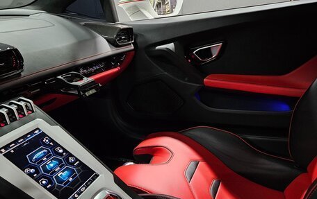 Lamborghini Huracán, 2021 год, 23 176 000 рублей, 13 фотография