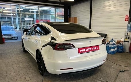 Tesla Model 3 I, 2020 год, 3 090 000 рублей, 2 фотография