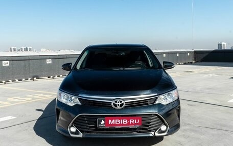 Toyota Camry, 2017 год, 2 299 000 рублей, 2 фотография