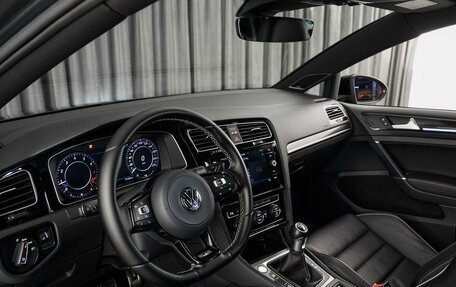 Volkswagen Golf R VII, 2018 год, 2 950 000 рублей, 30 фотография
