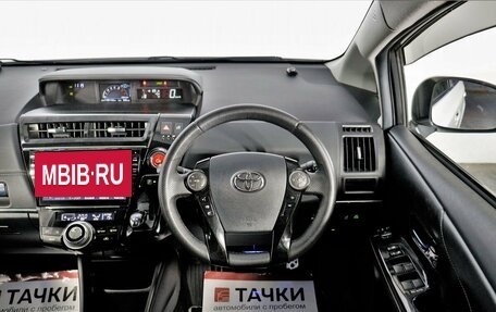 Toyota Prius Alpha I (ZVW40/41), 2016 год, 1 998 000 рублей, 8 фотография