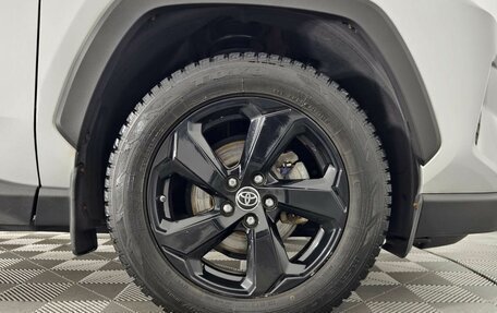 Toyota RAV4, 2021 год, 4 150 000 рублей, 12 фотография