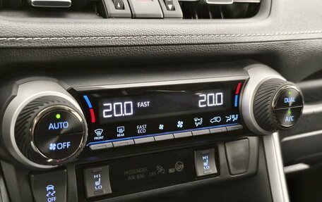 Toyota RAV4, 2021 год, 4 150 000 рублей, 23 фотография