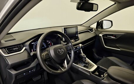 Toyota RAV4, 2021 год, 4 150 000 рублей, 29 фотография
