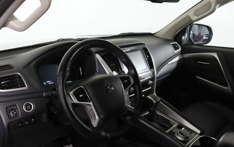 Mitsubishi Pajero Sport III рестайлинг, 2021 год, 3 899 000 рублей, 16 фотография