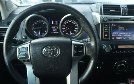 Toyota Land Cruiser Prado 150 рестайлинг 2, 2015 год, 3 324 000 рублей, 9 фотография