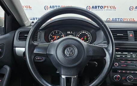 Volkswagen Jetta VI, 2012 год, 999 000 рублей, 13 фотография