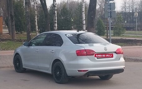 Volkswagen Jetta VI, 2013 год, 900 000 рублей, 5 фотография