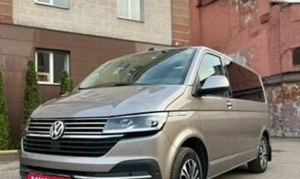 Volkswagen Multivan T6 рестайлинг, 2020 год, 6 000 000 рублей, 1 фотография