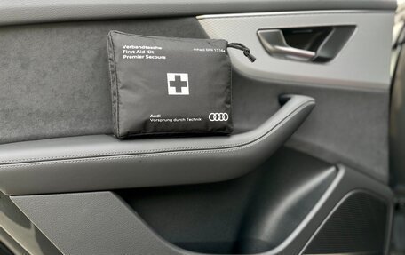 Audi SQ8, 2023 год, 15 899 000 рублей, 11 фотография
