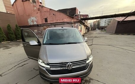 Volkswagen Multivan T6 рестайлинг, 2020 год, 6 000 000 рублей, 8 фотография