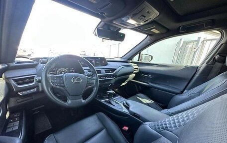 Lexus UX I, 2020 год, 3 635 000 рублей, 9 фотография