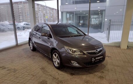 Opel Astra J, 2011 год, 625 000 рублей, 3 фотография
