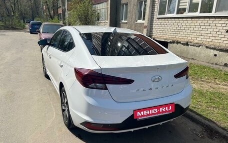 Hyundai Elantra VI рестайлинг, 2019 год, 1 650 000 рублей, 4 фотография