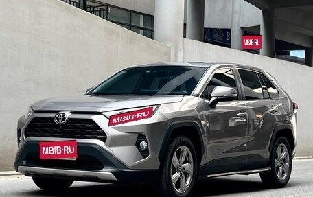 Toyota RAV4, 2021 год, 2 990 000 рублей, 1 фотография