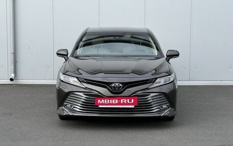 Toyota Camry, 2020 год, 3 049 000 рублей, 2 фотография