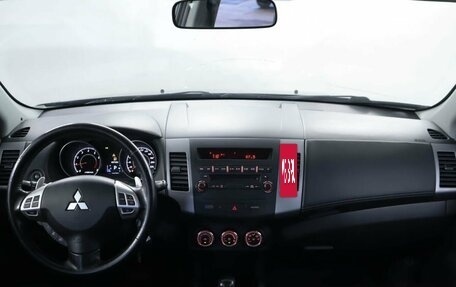 Mitsubishi Outlander III рестайлинг 3, 2011 год, 1 500 000 рублей, 5 фотография