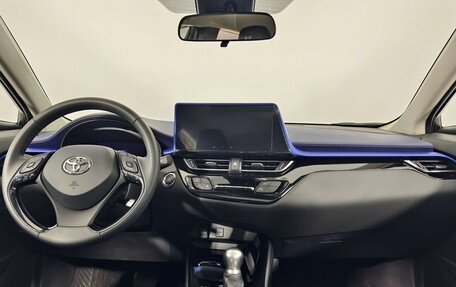 Toyota C-HR I рестайлинг, 2023 год, 3 990 000 рублей, 15 фотография