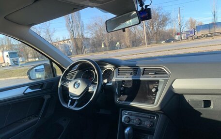 Volkswagen Tiguan II, 2019 год, 2 350 000 рублей, 20 фотография